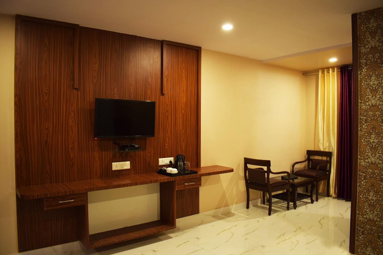 אג'מר Hotel New Majestic מראה חיצוני תמונה