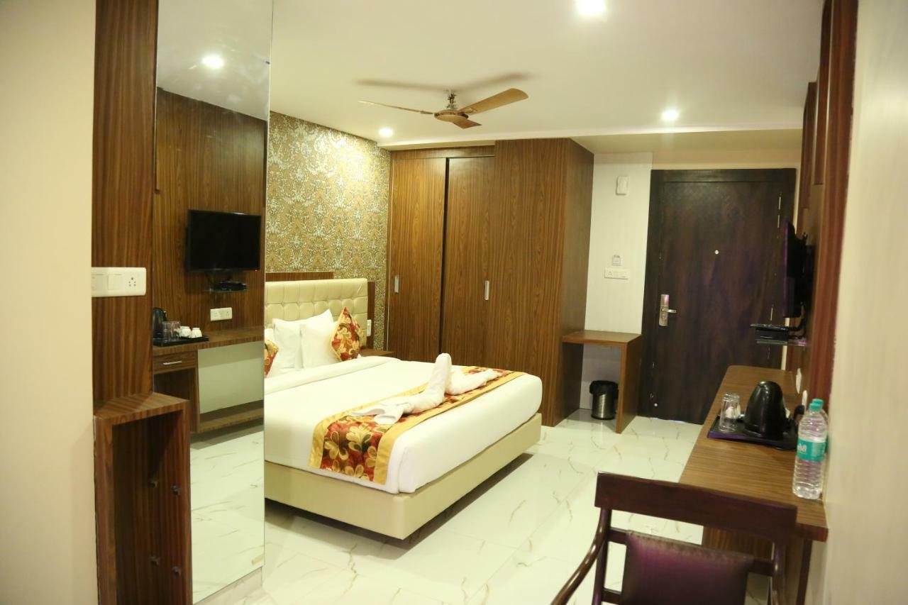 אג'מר Hotel New Majestic מראה חיצוני תמונה